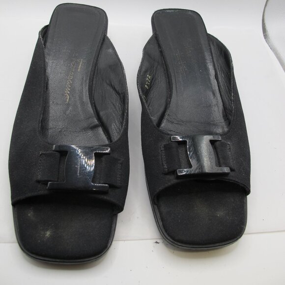 Salvatore Ferragamo black fabric open-toe slide with buckle detail 8.5AA - Picture 2 of 7